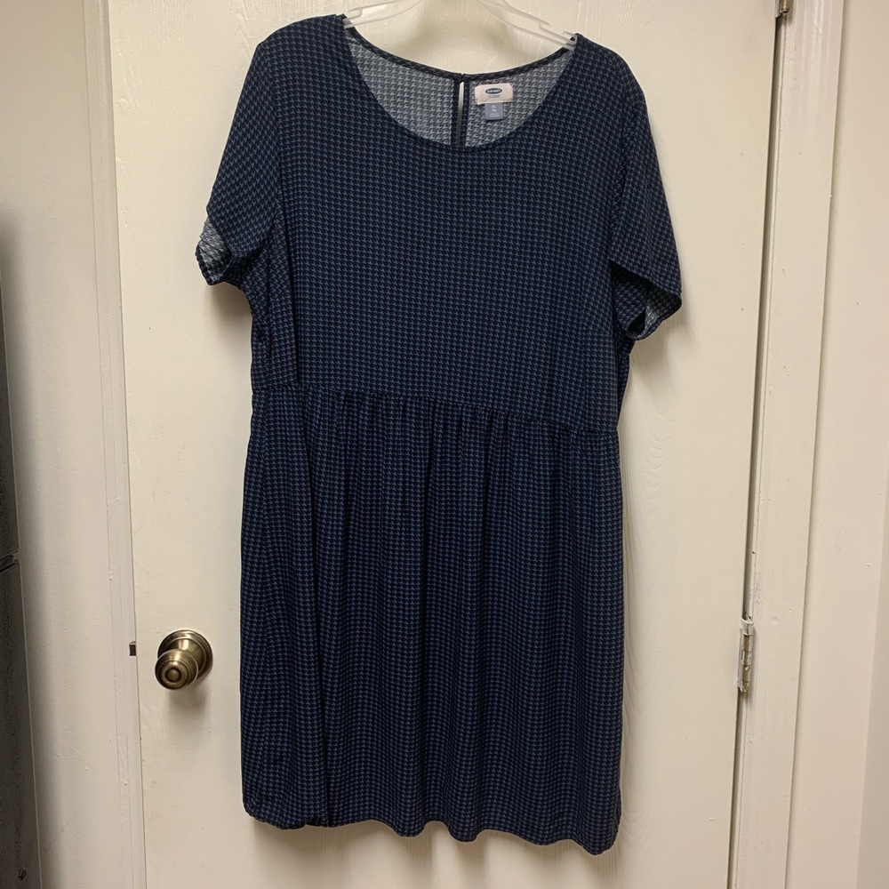 Old Navy Houndstooth Babydoll Dress